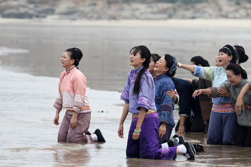《望海的女人》谱写40年爱情传奇