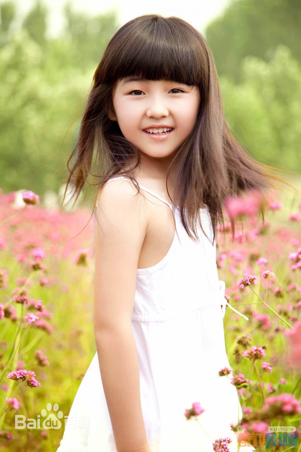 张子枫小时候写真照