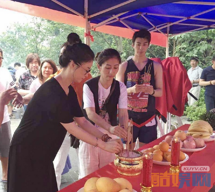 盲约片场照