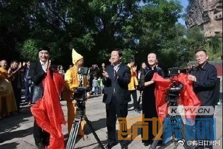 苦乐村官片场照